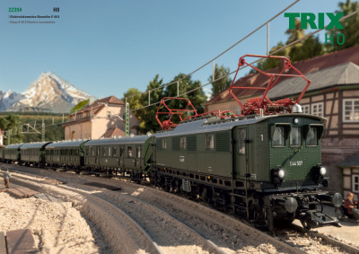 Class E 44.5 electric locomotive - Trix