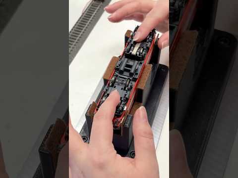 Short/Reel: Märklin Production of the Electric Locomotive Re 4/4 II