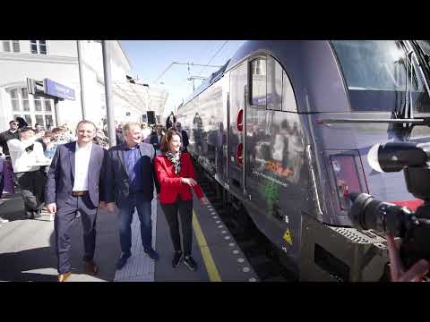 Video: ROCO feiert 66 Jahre und schenkt sich ein Modell