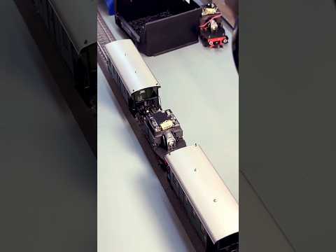 Short/Reel: Zugpackung Spalter Bockl in der #Märklin Produktion