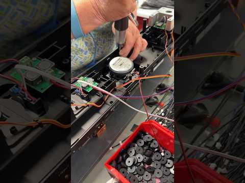 Short/Reel: PIKO BR 248 Vectron Dual Mode Spur G - Endmontage & Verkabelung | Teil 3 #Shorts