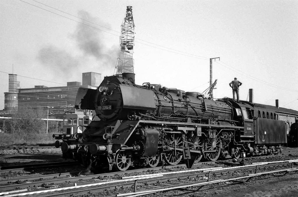 Class 03 2204 loading coal