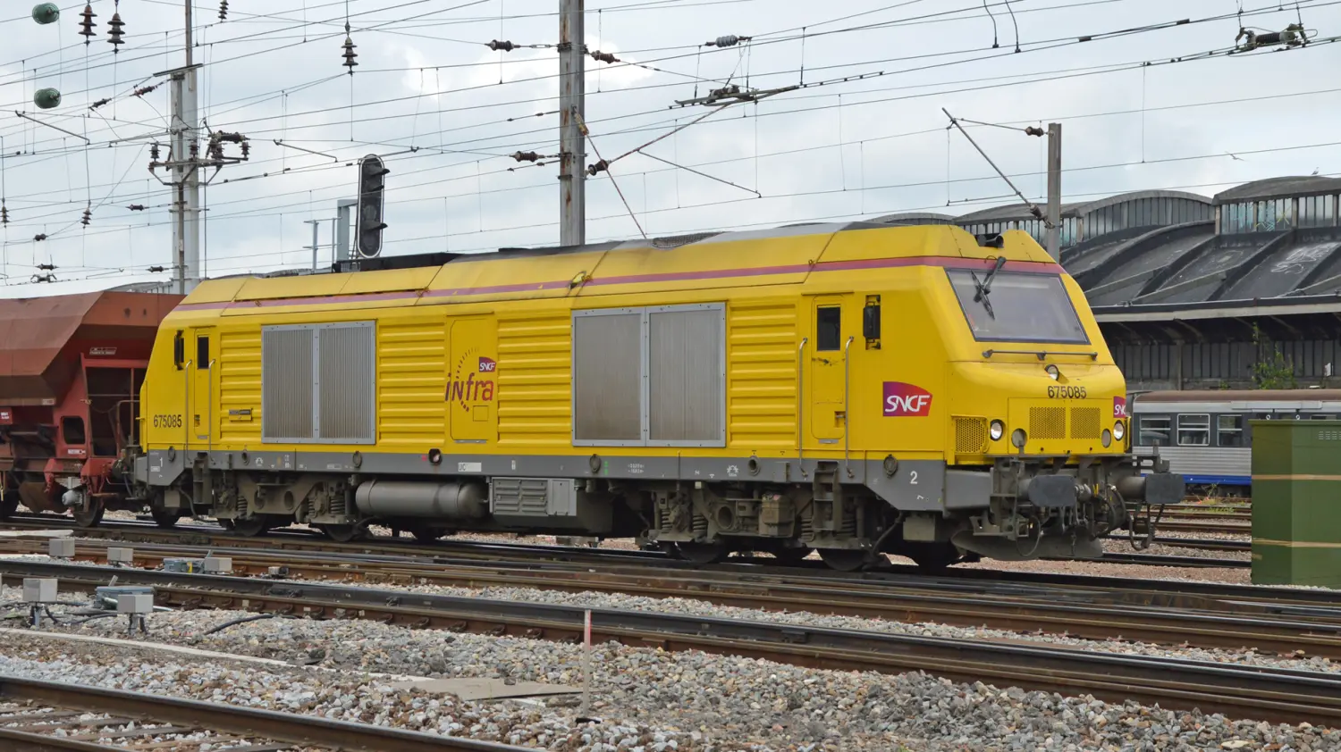 BB 75085 en livrée "Infra"