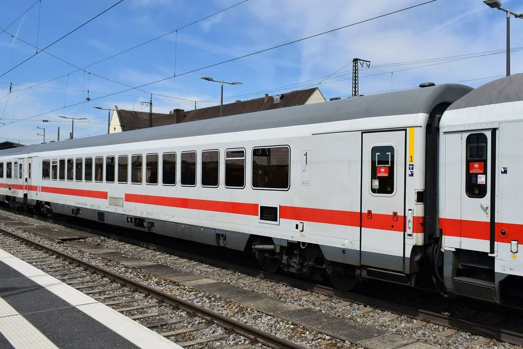 Apmmz 126.2 passenger coach
