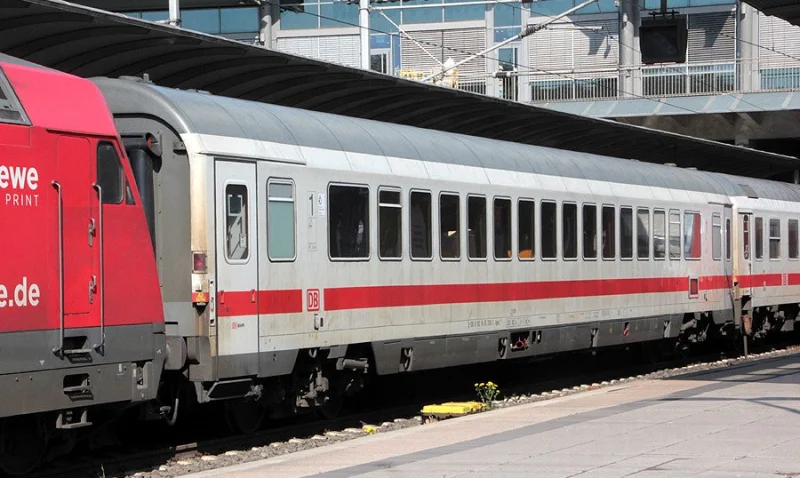 Apmz 127.2 passenger coach