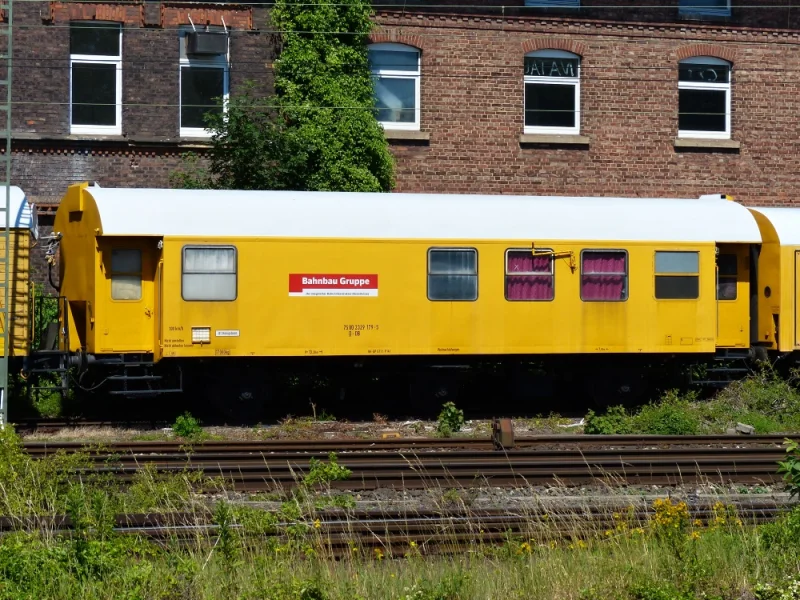     Crew coach