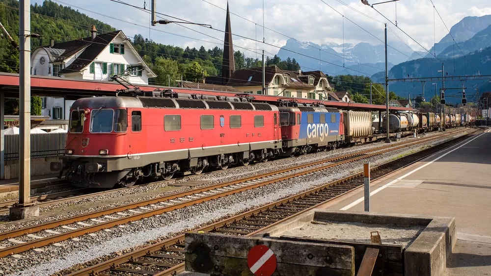 Re 6/6 11605-11689