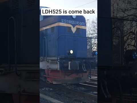 Short/Reel: Diesel Hydraulic Locomotive 525 #train #railway #cfr #romania #world #trainspotting #railfan #zug
