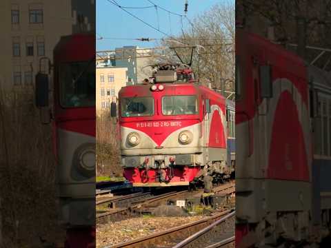 Short/Reel: Train & locomotive Züg Trenes Tren #railway #europe #trainspotting #music #musica #railroad #uk #usa