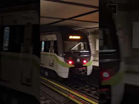Short/Reel: New metro in Athens!