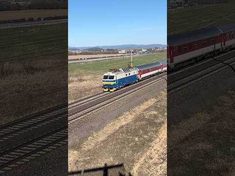 Short/Reel: Gorila 350.008 is hauling through Poprad-Tatry as a Ex 622 Tatran from Košice to Bratislava #train