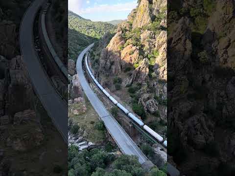 Short/Reel: S/333.3 Renfe Mercancías Vicálvaro-Huelva. Despeñaperros 10/05/2024 #train #trenes #railway @Renfe