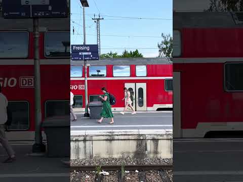Short/Reel: Freising 23/5/2023. BR111-123 + Dosto. #eisenbahn #train #trainspotting #münchen #db #deutschebahn