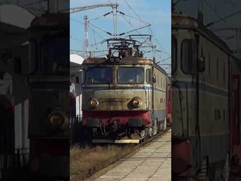 Short/Reel: Very old locomotive #train #railway #trainspotting #railroad #old #classic #locomotive #history #cfr